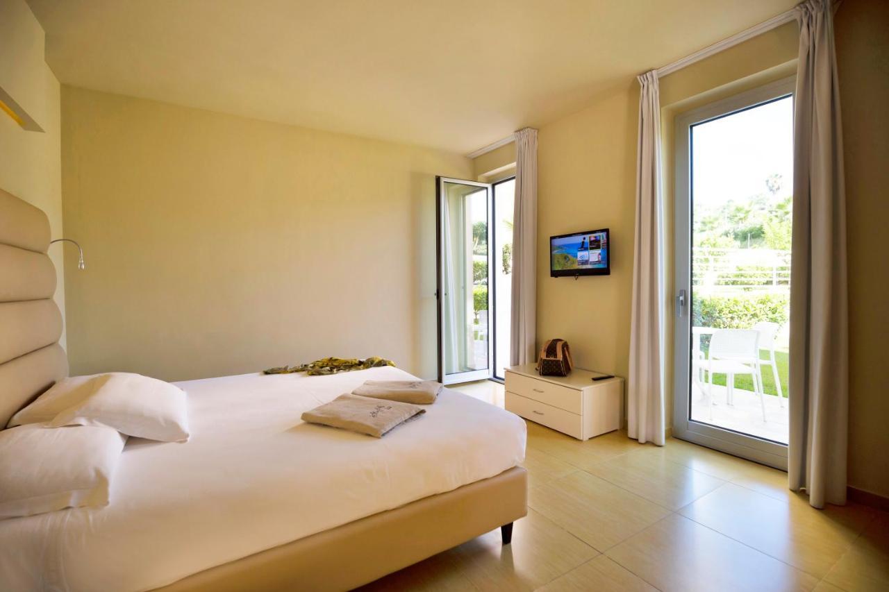 Blue Bay Resort Capo Vaticano Buitenkant foto